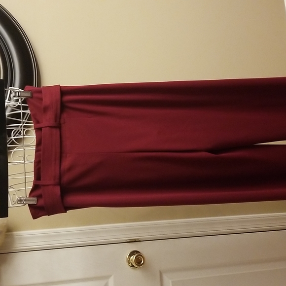 Fabulous Versona cranberry pants - Picture 6 of 9